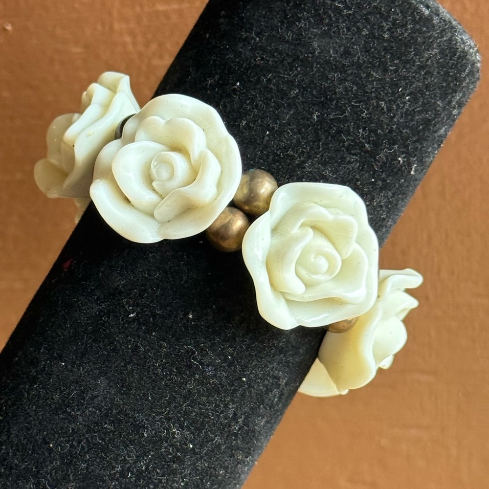 Cream Rose Bracelet